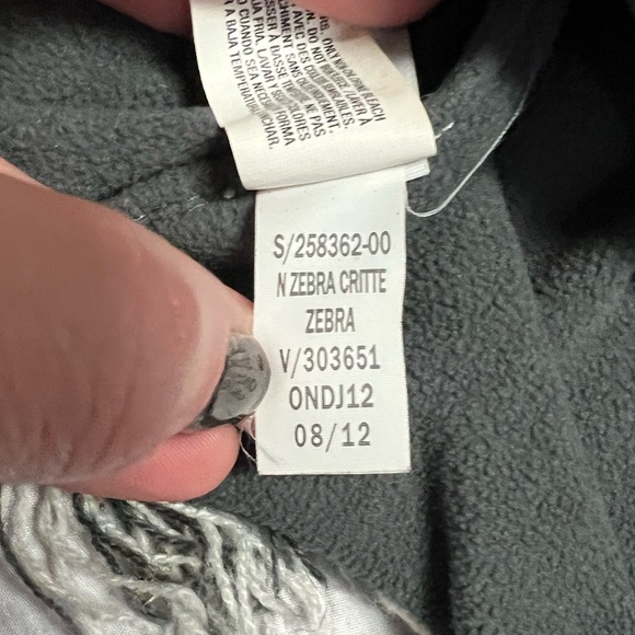 Old Navy Zebra Knit Kids Hat - Black and Cream - MED - Picture 7 of 7